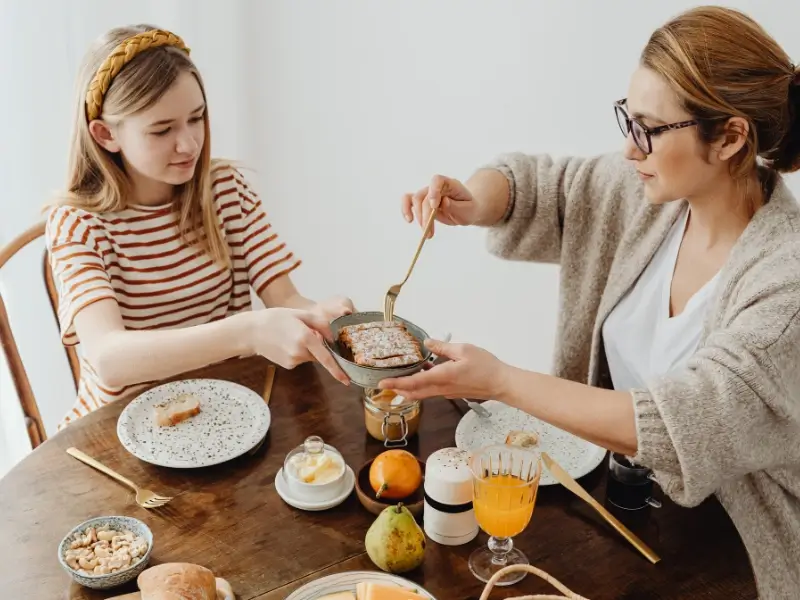 Live-in nanny managing structured daily childcare routine with children in London